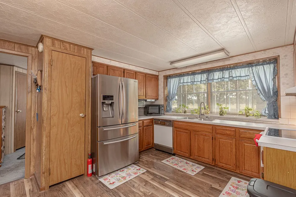 6264 State Highway 276 Point, TX 75472