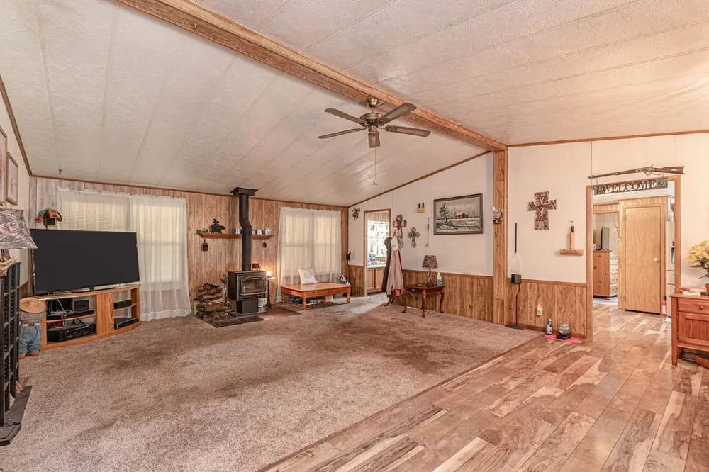 6264 State Highway 276 Point, TX 75472