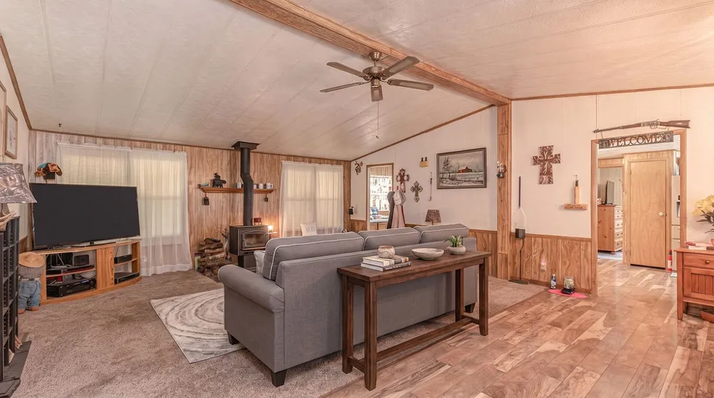 6264 State Highway 276 Point, TX 75472