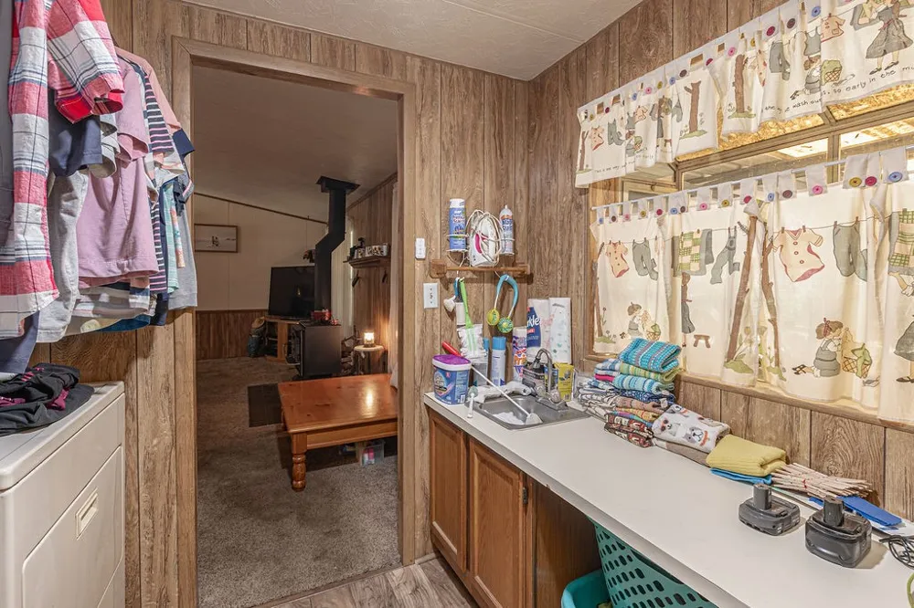 6264 State Highway 276 Point, TX 75472