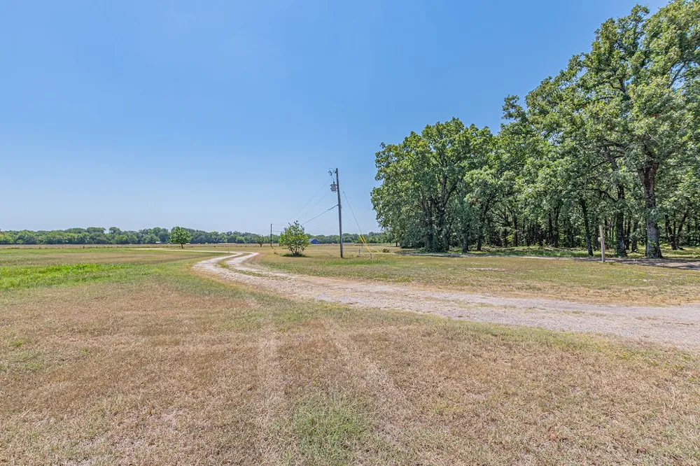 6264 State Highway 276 Point, TX 75472