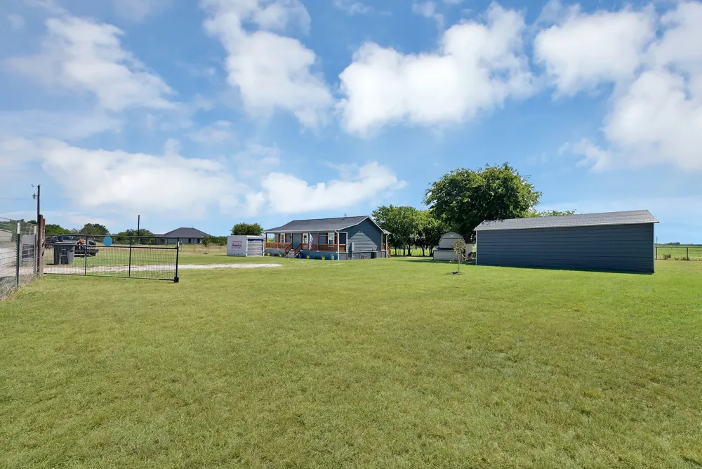 1237 Private Road 4219 Decatur, TX 76234