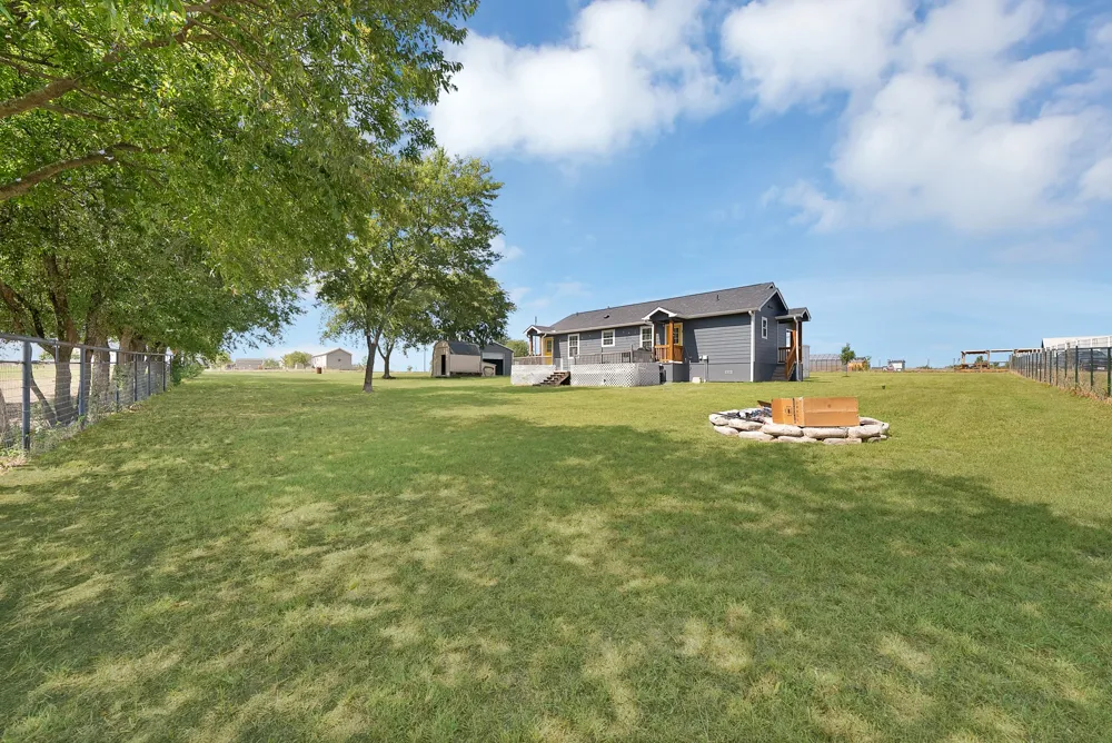 1237 Private Road 4219 Decatur, TX 76234