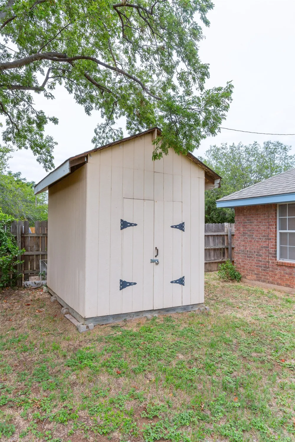 634 E North 16th Street #B Abilene, TX 79601