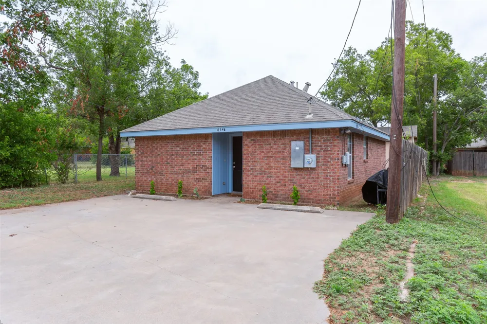 634 E North 16th Street #B Abilene, TX 79601