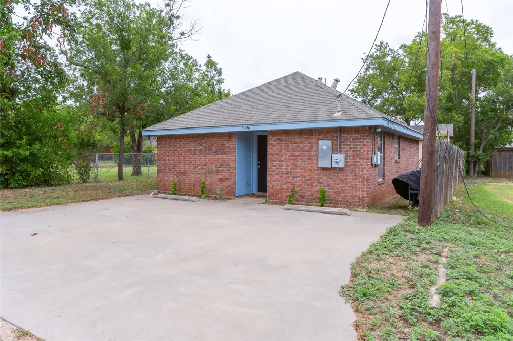 634 E North 16th Street #B Abilene, TX 79601