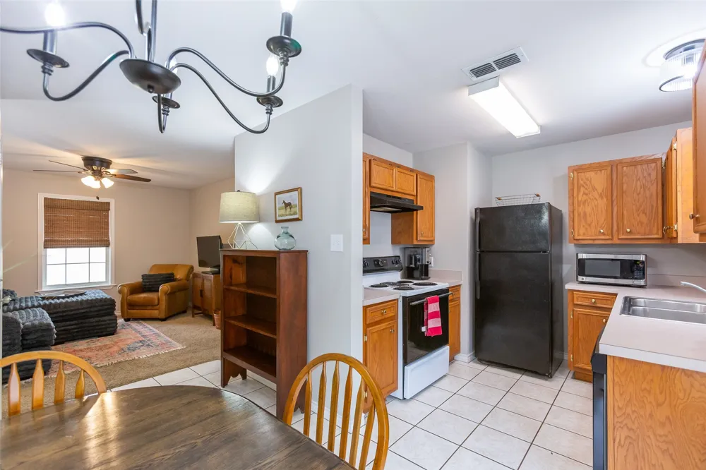 634 E North 16th Street #B Abilene, TX 79601