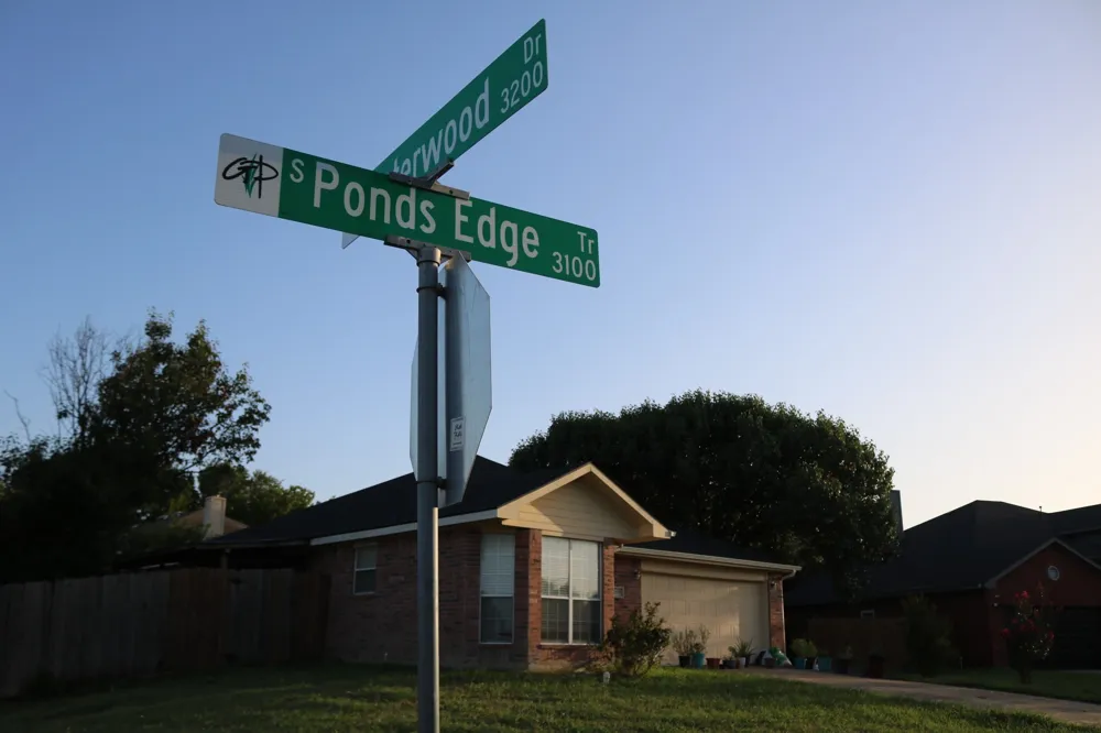 3155 Ponds Edge Trail Grand Prairie, TX 75052
