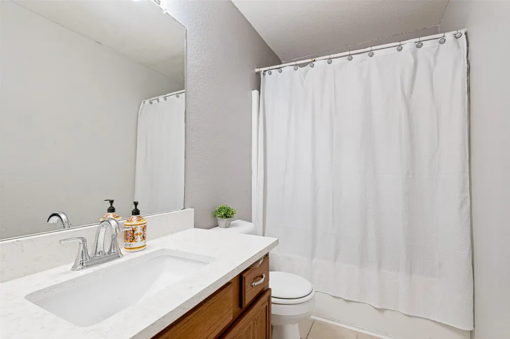 3155 Ponds Edge Trail Grand Prairie, TX 75052