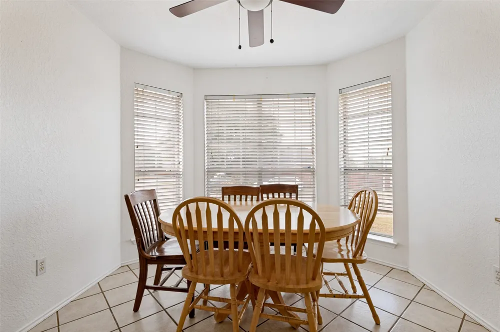 3155 Ponds Edge Trail Grand Prairie, TX 75052