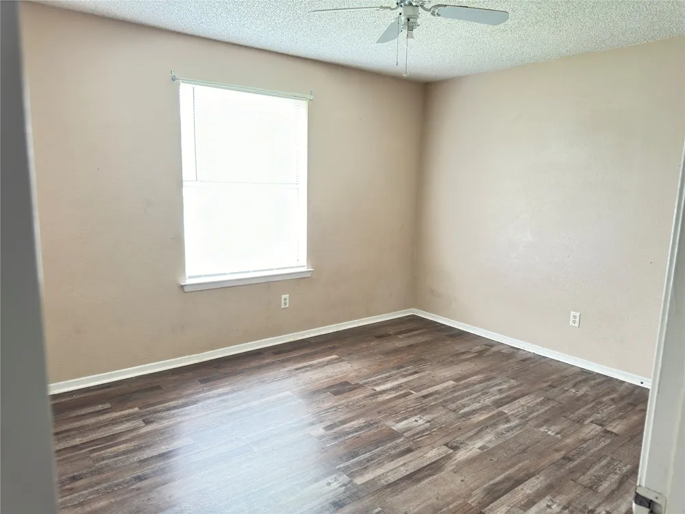 1444 Pinnacle Peak Drive DeSoto, TX 75115