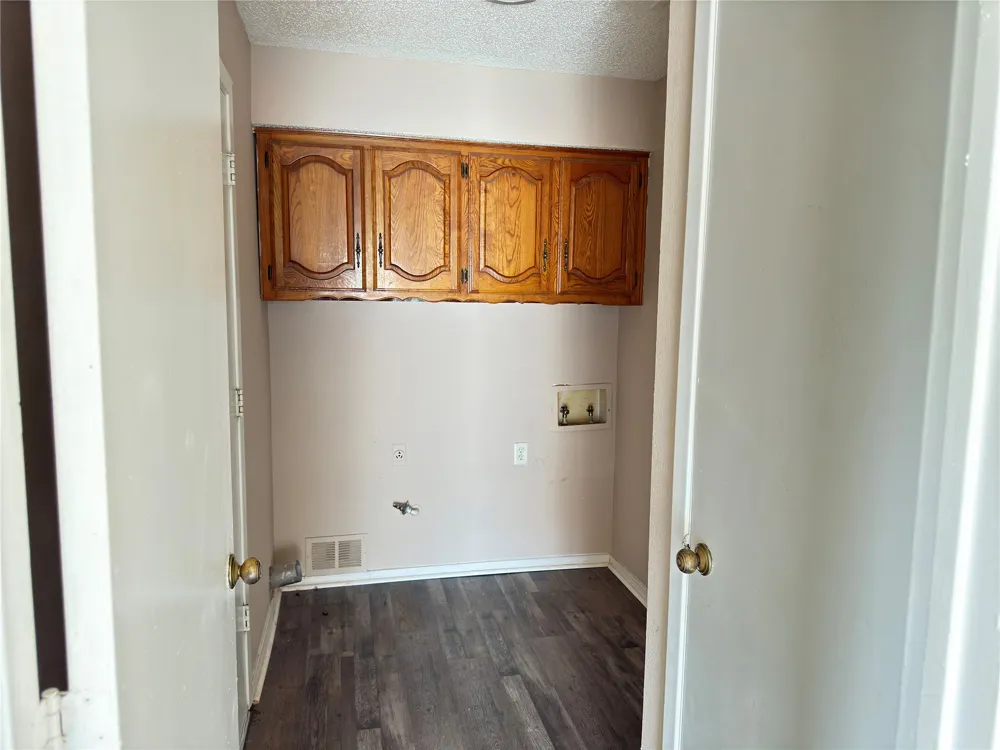 1444 Pinnacle Peak Drive DeSoto, TX 75115
