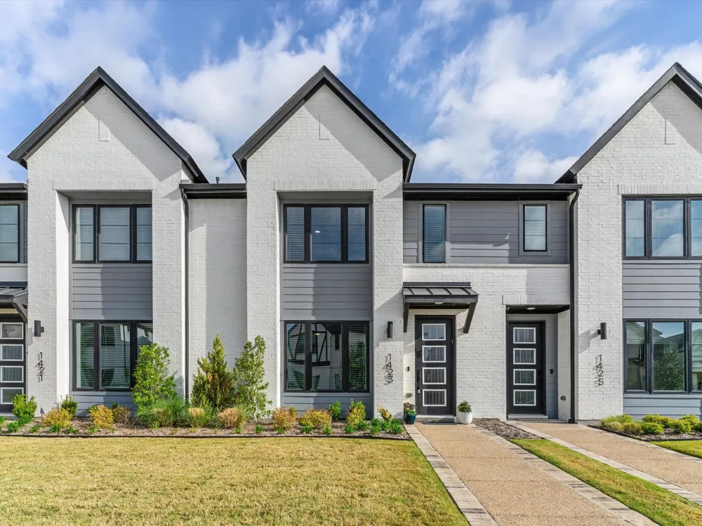 1423 Silver Marten Trail Arlington, TX 76005