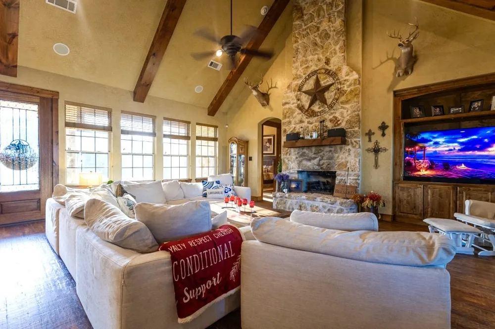 3179 Canyon Wren Loop Possum Kingdom Lake, TX 76449