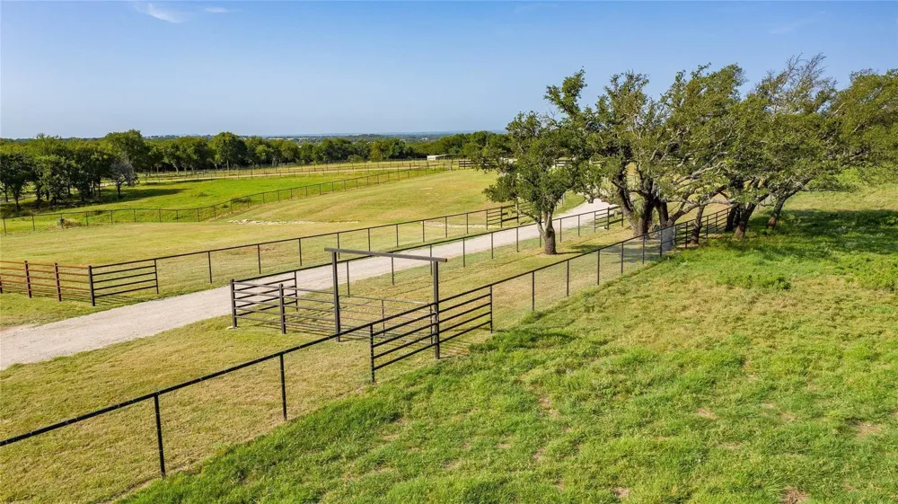 109 Silver Saddle Circle Weatherford, TX 76087