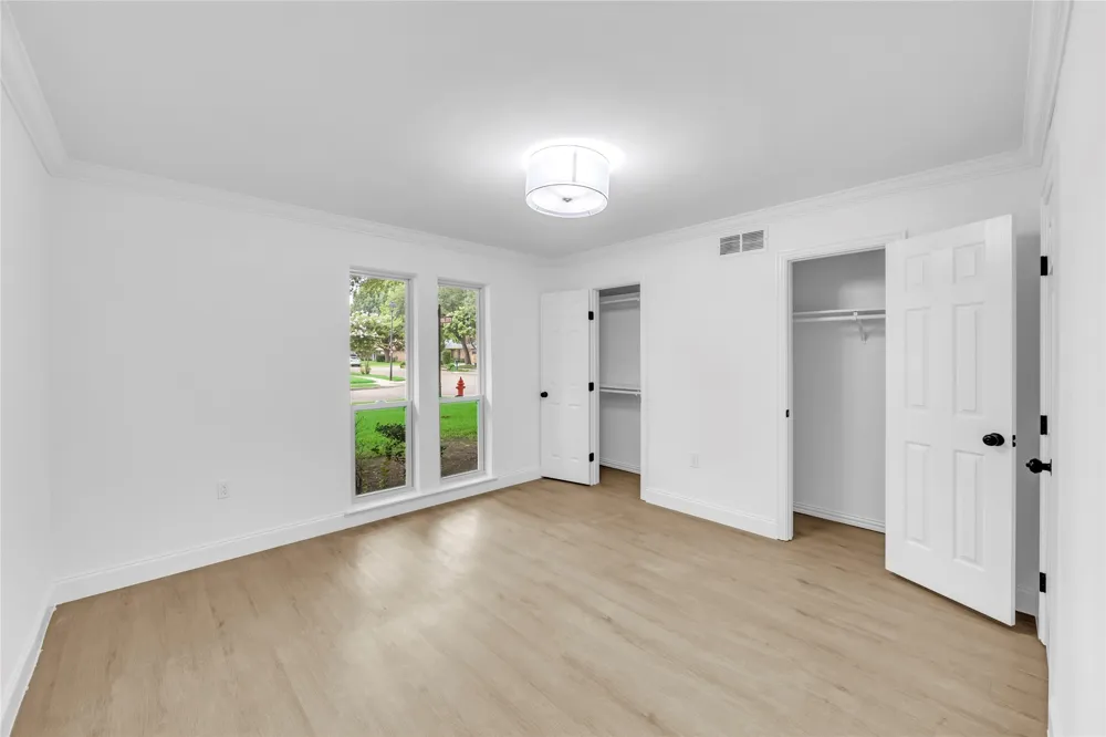 13826 Wooded Creek Court Farmers Branch, TX 75244