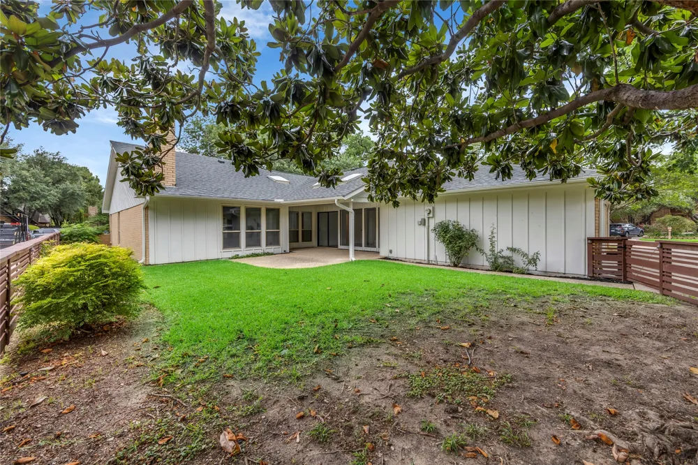 13826 Wooded Creek Court Farmers Branch, TX 75244