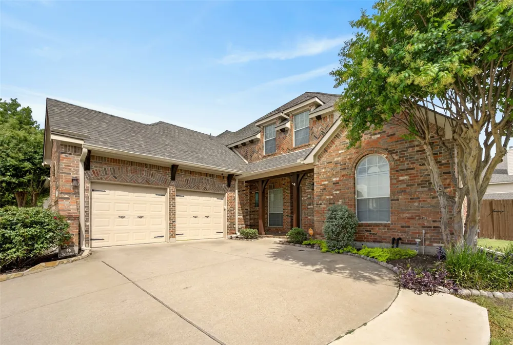 6421 Fieldcrest Lane Sachse, TX 75048