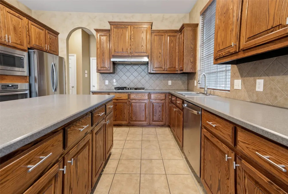 6421 Fieldcrest Lane Sachse, TX 75048