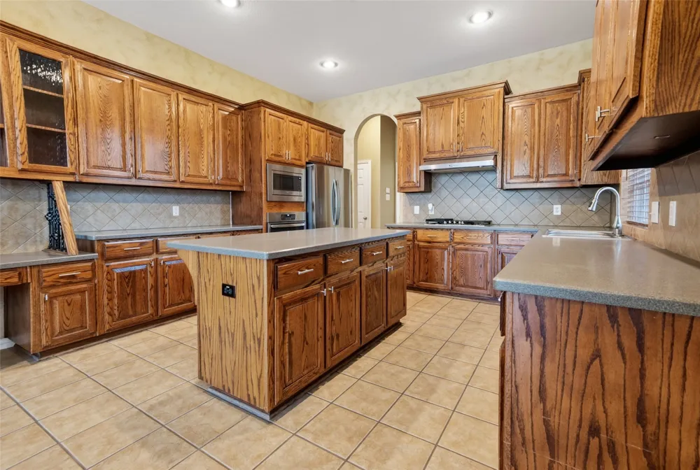 6421 Fieldcrest Lane Sachse, TX 75048