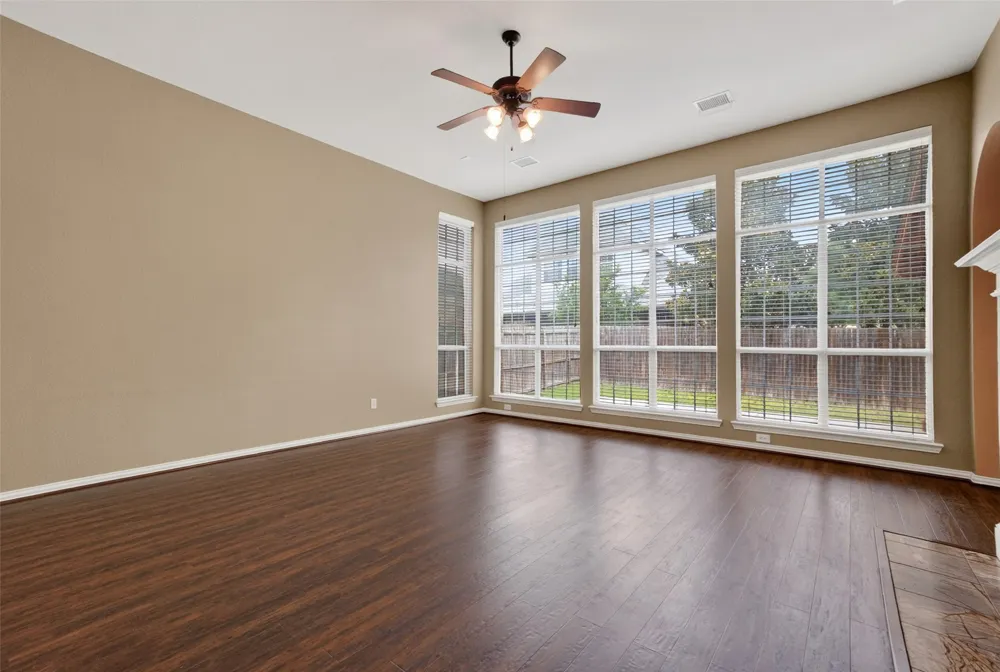 6421 Fieldcrest Lane Sachse, TX 75048
