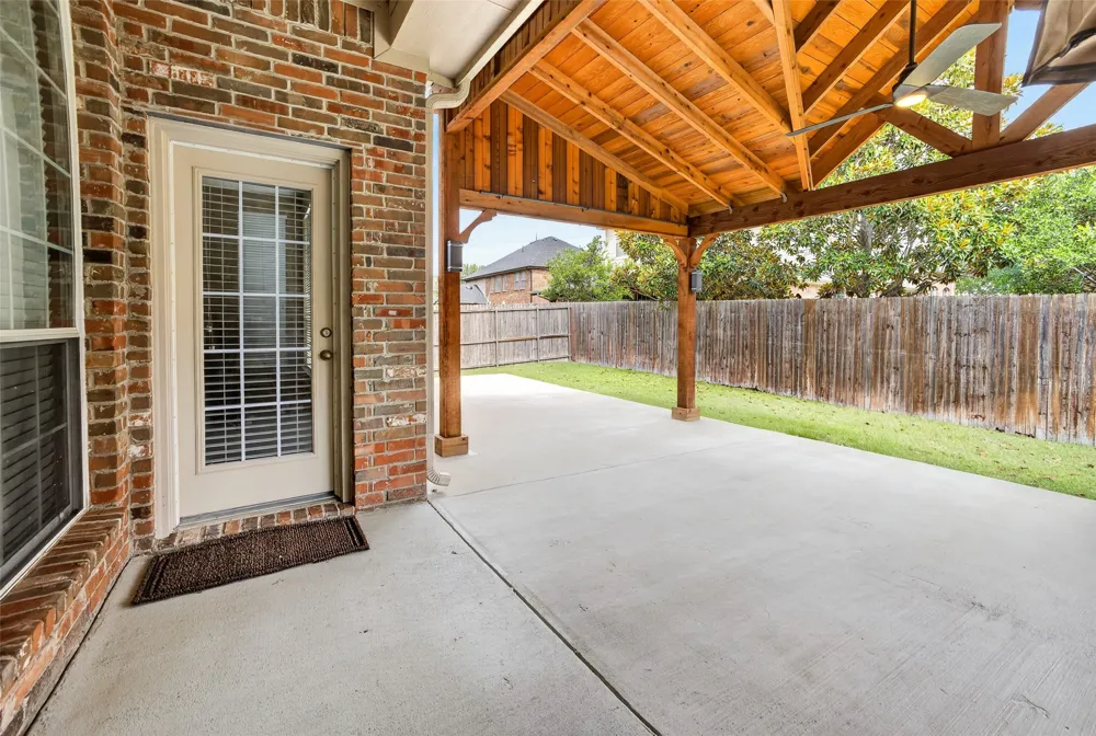 6421 Fieldcrest Lane Sachse, TX 75048