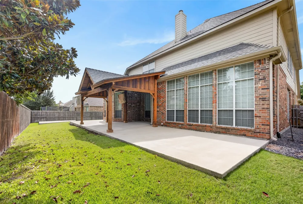 6421 Fieldcrest Lane Sachse, TX 75048