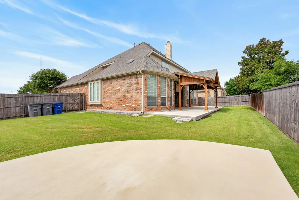 6421 Fieldcrest Lane Sachse, TX 75048