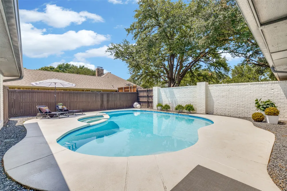 6626 Harvest Glen Drive Dallas, TX 75248