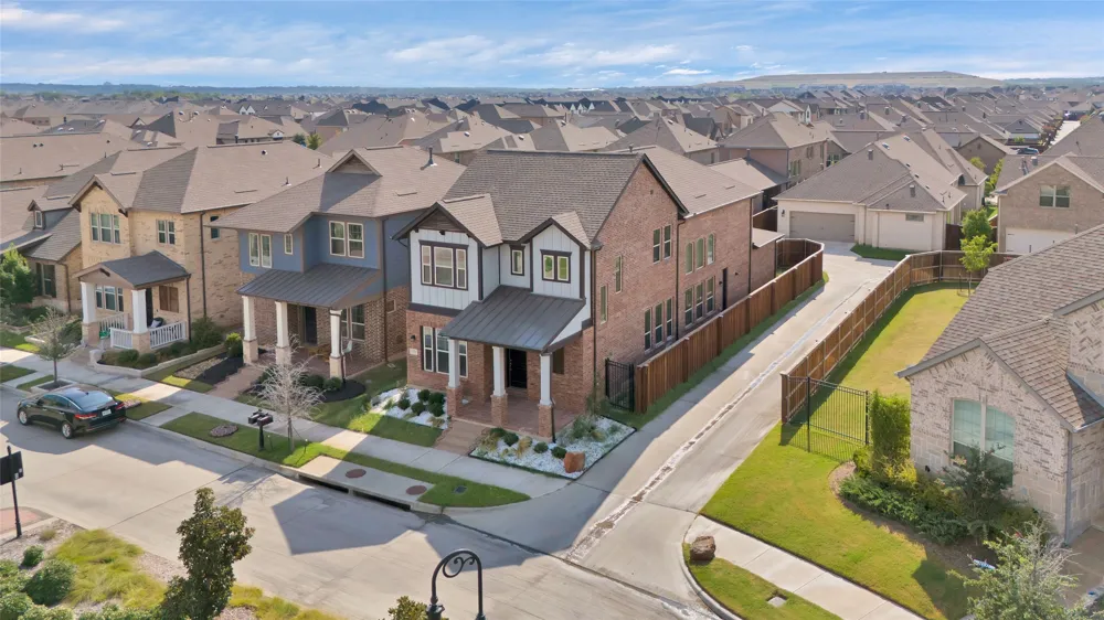 4310 Indigo Lark Lane Arlington, TX 76005