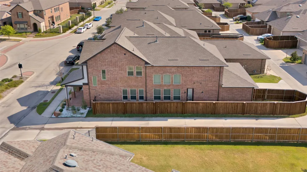 4310 Indigo Lark Lane Arlington, TX 76005