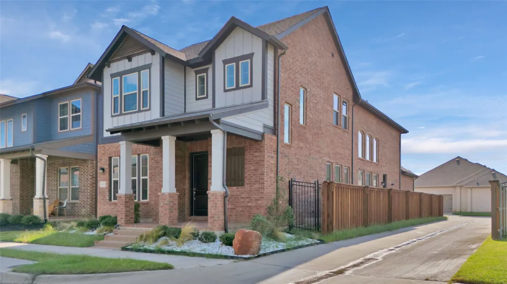 4310 Indigo Lark Lane Arlington, TX 76005