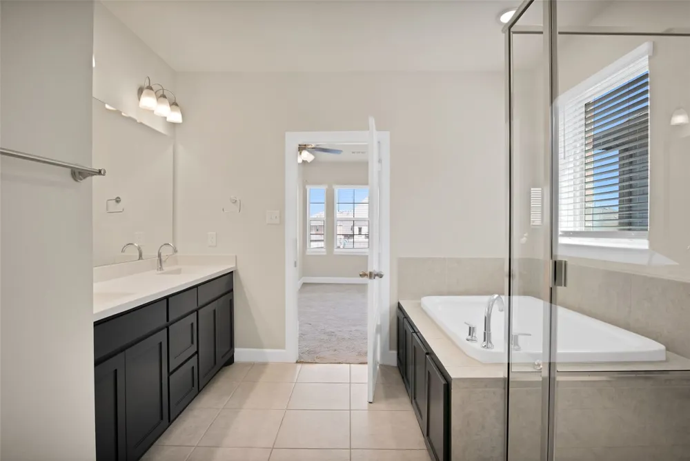 4310 Indigo Lark Lane Arlington, TX 76005