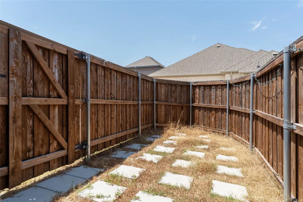 4310 Indigo Lark Lane Arlington, TX 76005