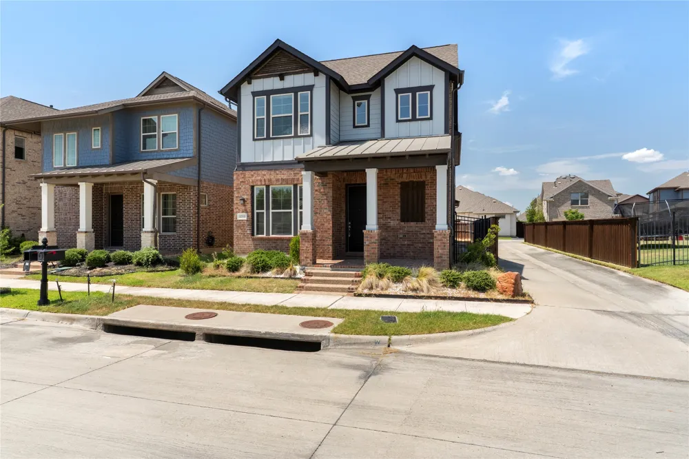4310 Indigo Lark Lane Arlington, TX 76005
