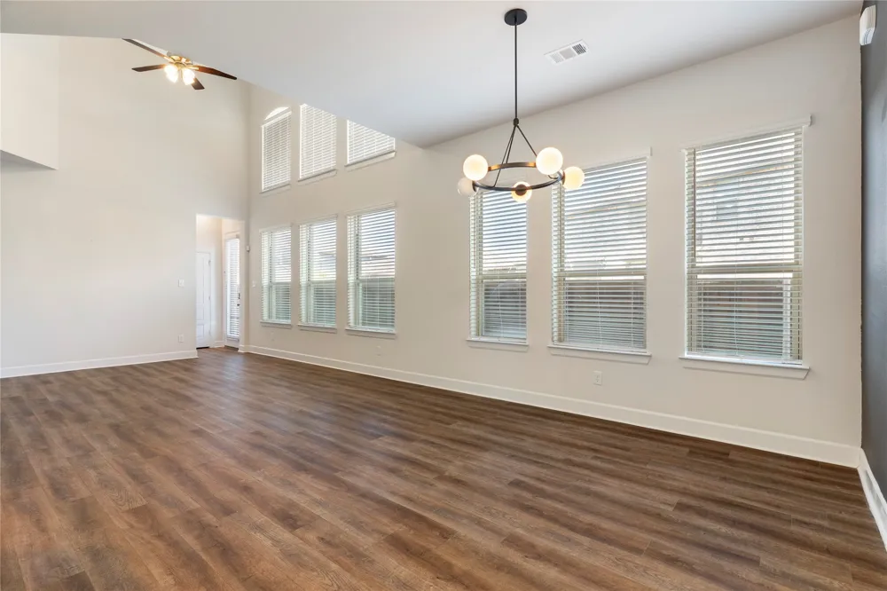 4310 Indigo Lark Lane Arlington, TX 76005