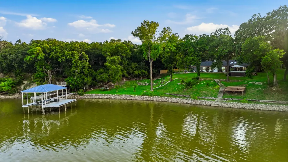 7250 Briar Road Azle, TX 76020