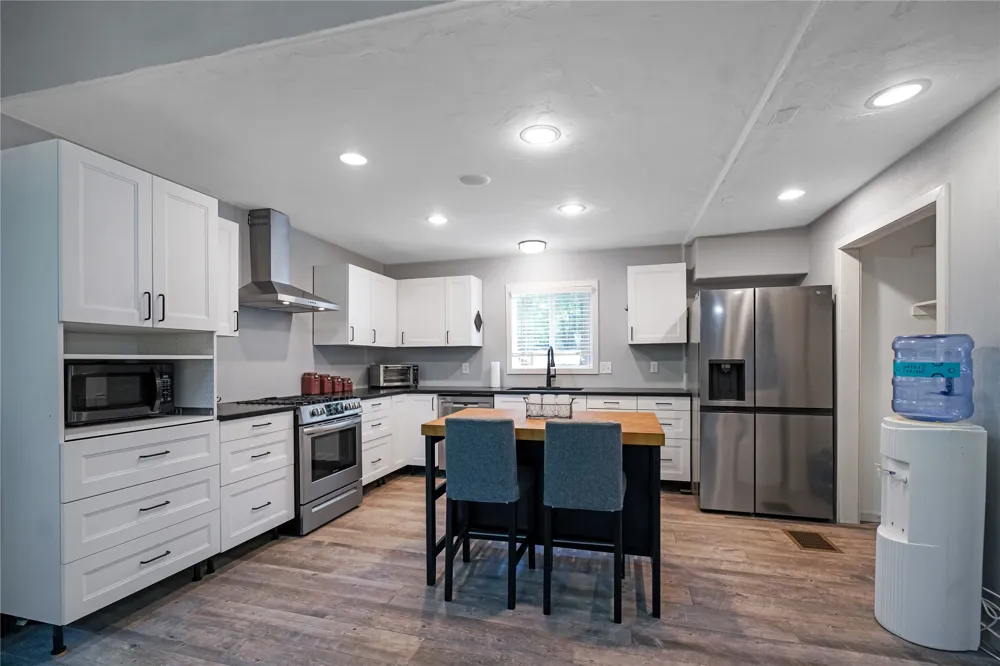 2228 W Holly Trail Holly Lake Ranch, TX 75765
