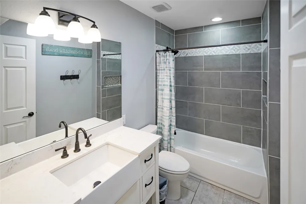 2228 W Holly Trail Holly Lake Ranch, TX 75765