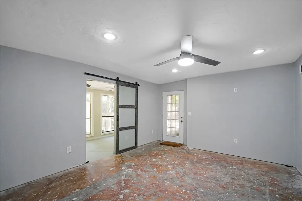 2228 W Holly Trail Holly Lake Ranch, TX 75765