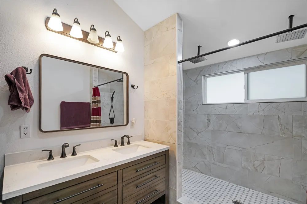 2228 W Holly Trail Holly Lake Ranch, TX 75765