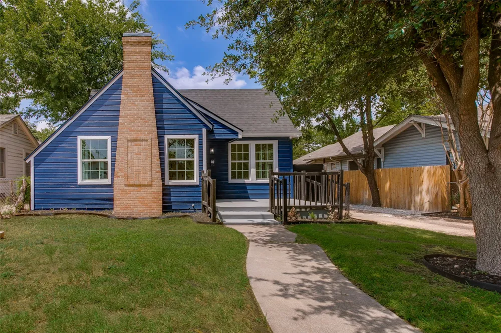 2635 Gladstone Drive Dallas, TX 75211