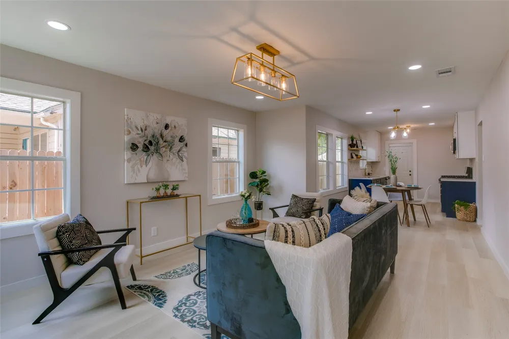 2635 Gladstone Drive Dallas, TX 75211