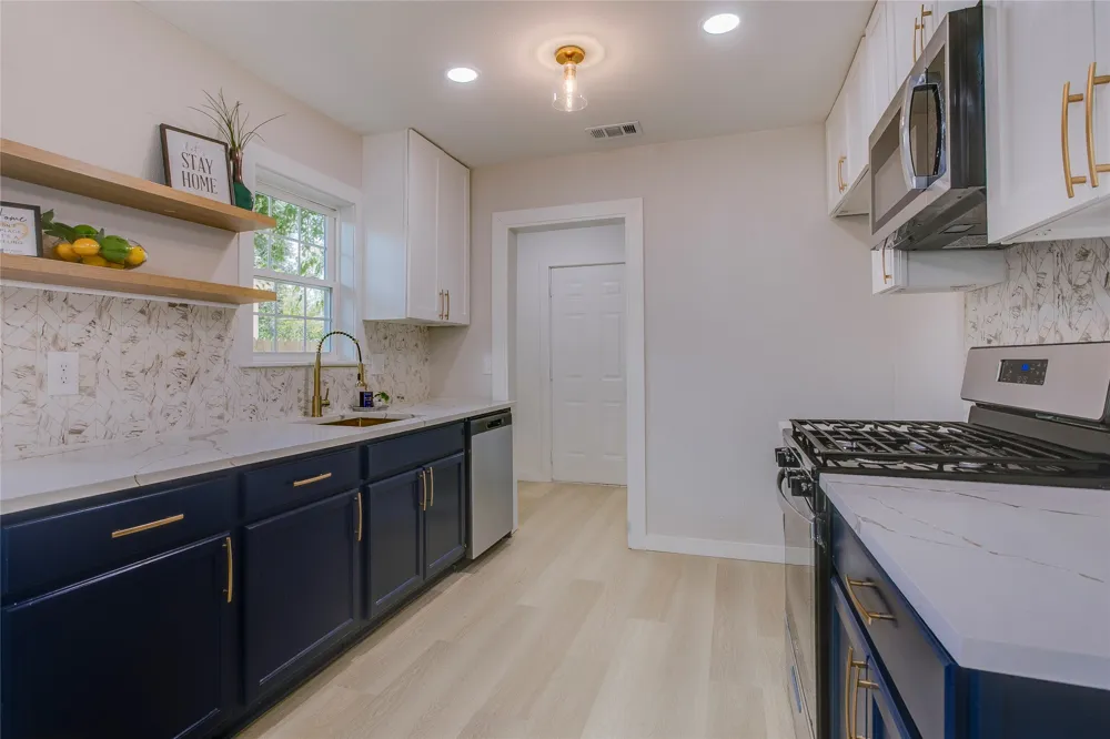 2635 Gladstone Drive Dallas, TX 75211
