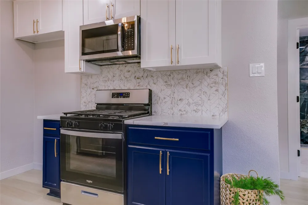2635 Gladstone Drive Dallas, TX 75211