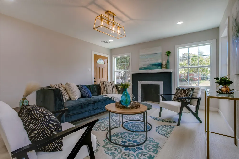 2635 Gladstone Drive Dallas, TX 75211