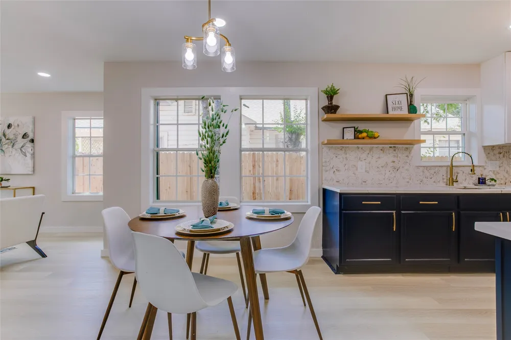 2635 Gladstone Drive Dallas, TX 75211