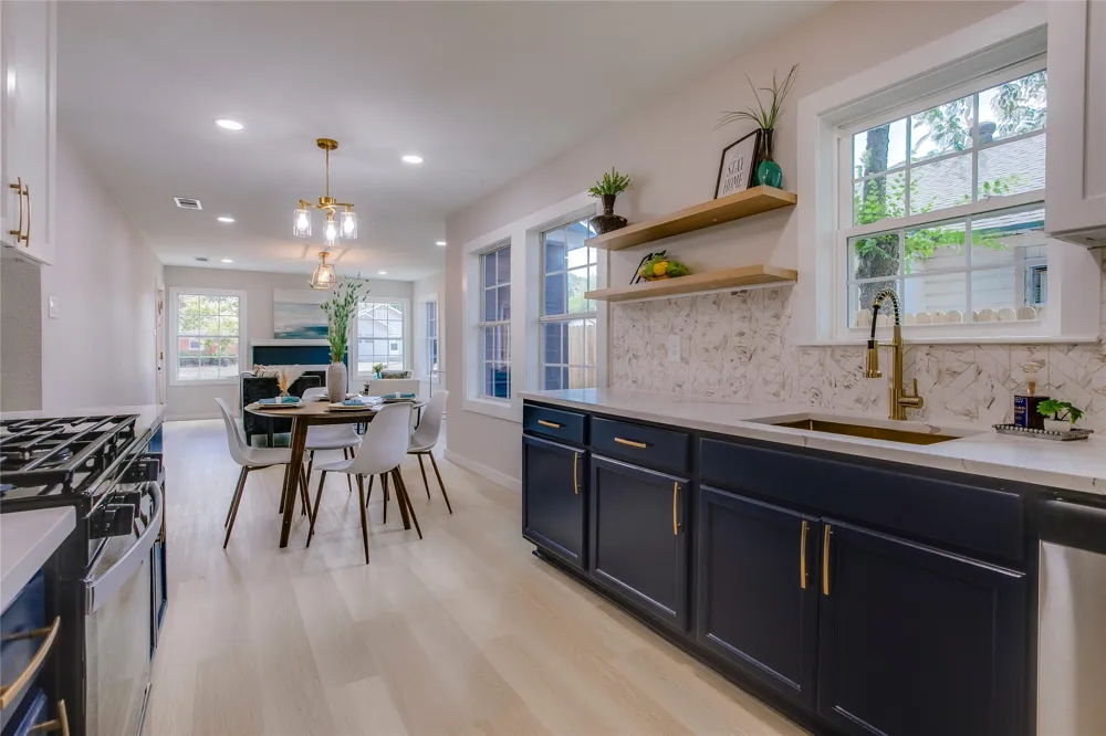 2635 Gladstone Drive Dallas, TX 75211