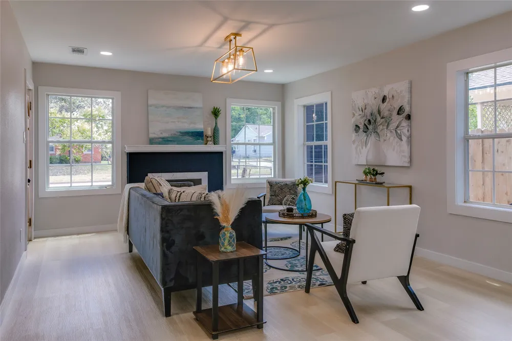 2635 Gladstone Drive Dallas, TX 75211