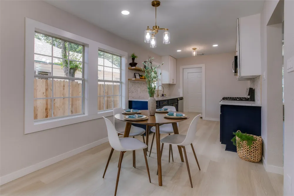 2635 Gladstone Drive Dallas, TX 75211